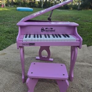 Schoenhut Pink Toy Piano